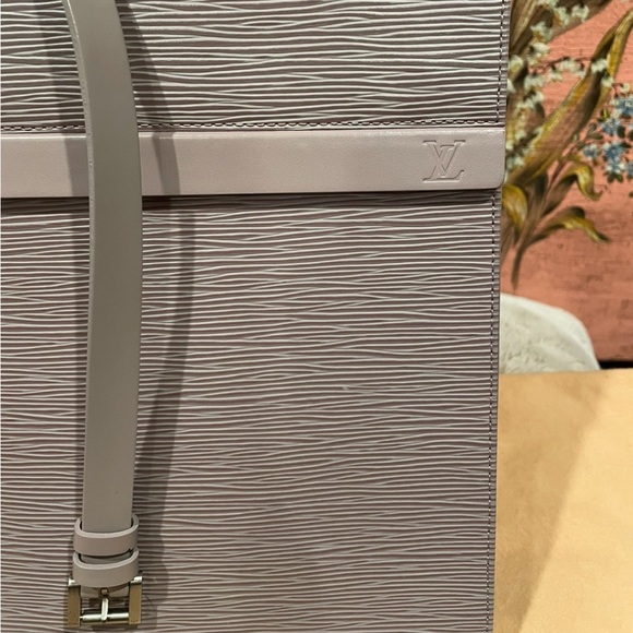 Louis Vuitton Lilac Epi Leather Ramatuelle Bag - Picture 4 of 16